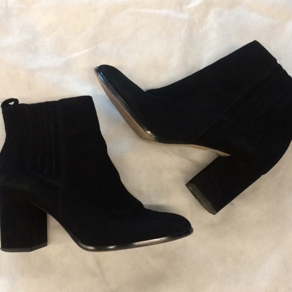 Saks fifth avenue booties Clearance